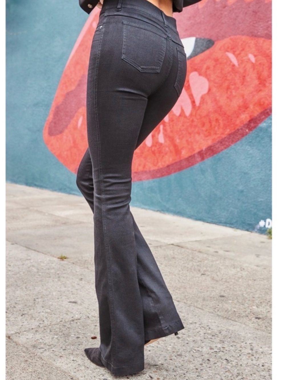 SPANX High waist Everywhere Pull On Flare Jeans Washed Black Size Medium Boho